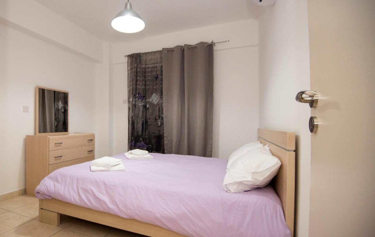 Viola Flat 303 Apartment Larnaca Bagian luar foto