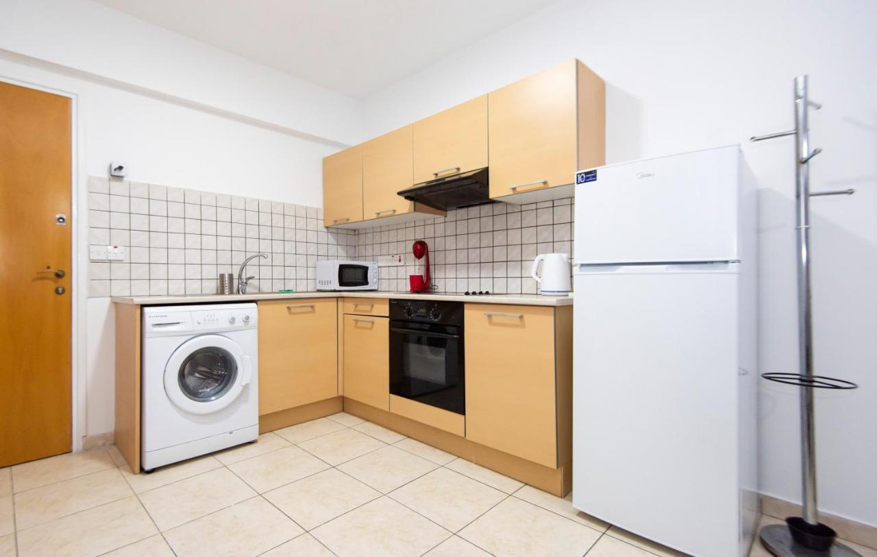 Viola Flat 303 Apartment Larnaca Bagian luar foto